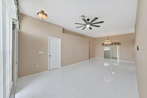 Villa ou maison à vendre à New Port Richey, Floride: 2 chambres, 107.86 m2 № 1881087 - photo 9
