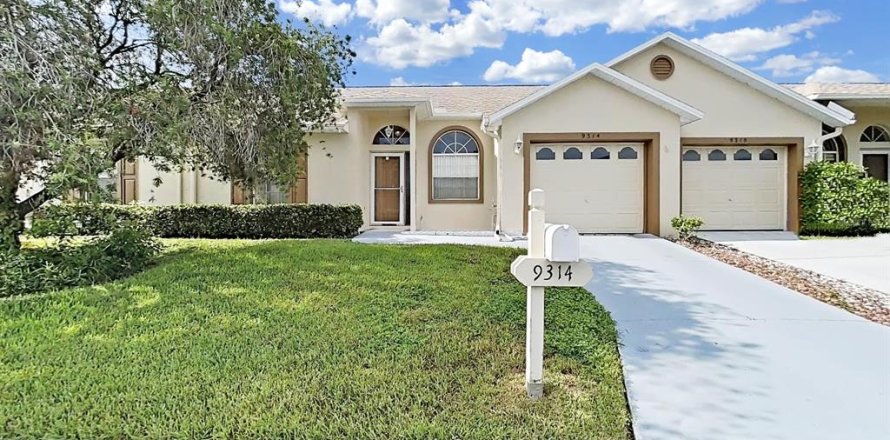 Villa ou maison à New Port Richey, Floride 2 chambres, 107.86 m2 № 1881087