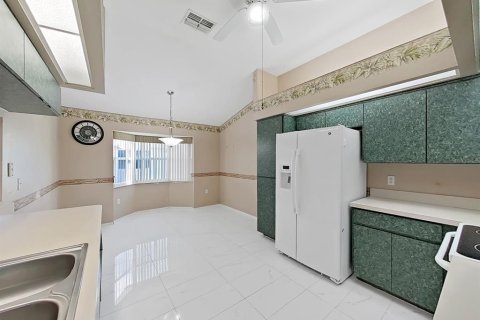 Villa ou maison à vendre à New Port Richey, Floride: 2 chambres, 107.86 m2 № 1881087 - photo 28