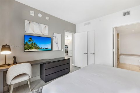 Hotel en venta en Hollywood, Florida, 2 dormitorios, 99.87 m2 № 2304311 - foto 18