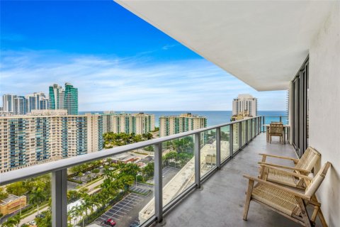 Hotel en venta en Hollywood, Florida, 2 dormitorios, 99.87 m2 № 2304311 - foto 4