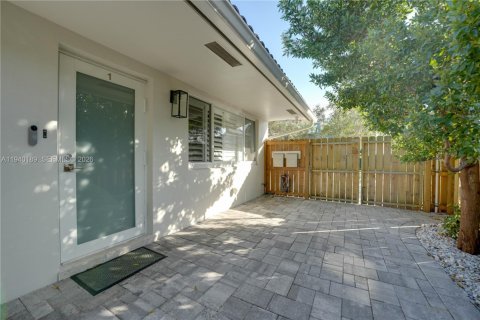 Купить коммерческую недвижимость в Форт-Лодердейл, Флорида 152.55м2, № 2009767 - фото 28