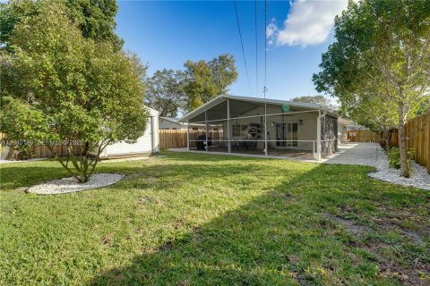 Купить коммерческую недвижимость в Форт-Лодердейл, Флорида 152.55м2, № 2009767 - фото 24