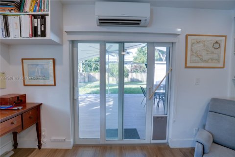 Купить коммерческую недвижимость в Форт-Лодердейл, Флорида 152.55м2, № 2009767 - фото 15