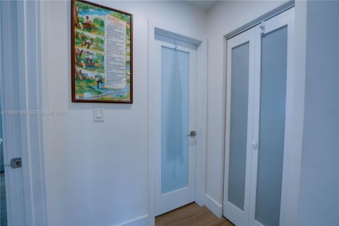 Купить коммерческую недвижимость в Форт-Лодердейл, Флорида 152.55м2, № 2009767 - фото 7