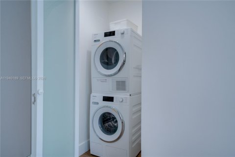 Купить коммерческую недвижимость в Форт-Лодердейл, Флорида 152.55м2, № 2009767 - фото 14