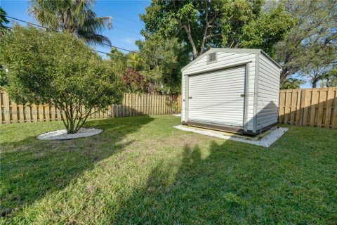 Купить коммерческую недвижимость в Форт-Лодердейл, Флорида 152.55м2, № 2009767 - фото 23