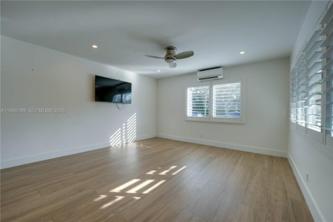 Купить коммерческую недвижимость в Форт-Лодердейл, Флорида 152.55м2, № 2009767 - фото 29