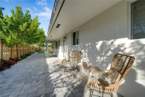 Купить коммерческую недвижимость в Форт-Лодердейл, Флорида 152.55м2, № 2009767 - фото 27