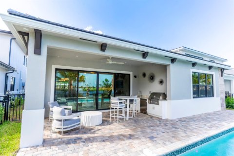 House in Palm Beach Gardens, Florida 4 bedrooms, 237.09 sq.m. № 2146385 - photo 17