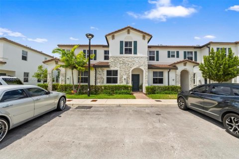 House in Miami, Florida 3 bedrooms, 143.53 sq.m. № 2080112