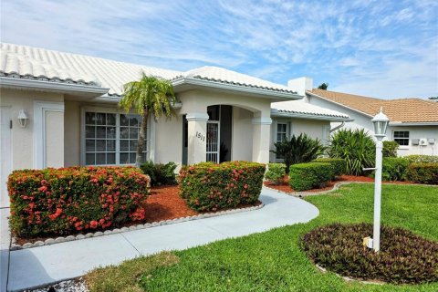 House in Venice, Florida 3 bedrooms, 208.94 sq.m. № 1579045 - photo 15