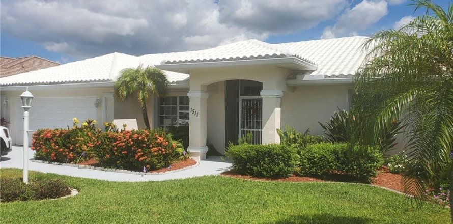 House in Venice, Florida 3 bedrooms, 208.94 sq.m. № 1579045