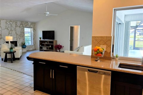 House in Venice, Florida 3 bedrooms, 208.94 sq.m. № 1579045 - photo 7