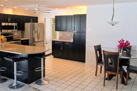 House in Venice, Florida 3 bedrooms, 208.94 sq.m. № 1579045 - photo 6