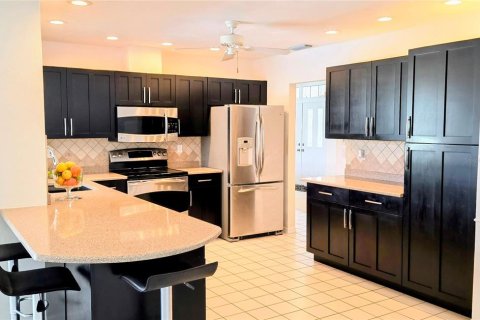 House in Venice, Florida 3 bedrooms, 208.94 sq.m. № 1579045 - photo 8