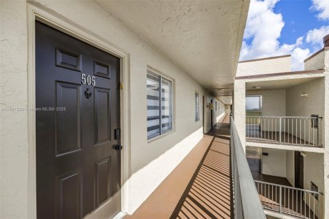 Купить кондоминиум в Лодерхилл, Флорида 2 спальни, 96.62м2, № 1932033 - фото 18