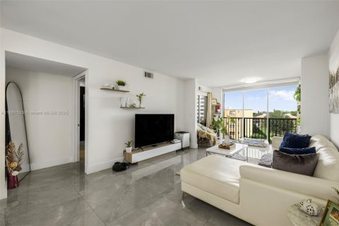 Купить кондоминиум в Лодерхилл, Флорида 2 спальни, 96.62м2, № 1932033 - фото 7