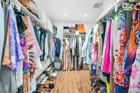 Villa ou maison à louer à Doral, Floride: 6 chambres, 275.46 m2 № 2028774 - photo 24