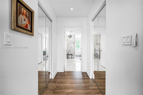 Villa ou maison à louer à Doral, Floride: 6 chambres, 275.46 m2 № 2028774 - photo 25