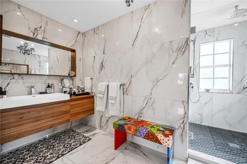 Villa ou maison à louer à Doral, Floride: 6 chambres, 275.46 m2 № 2028774 - photo 28