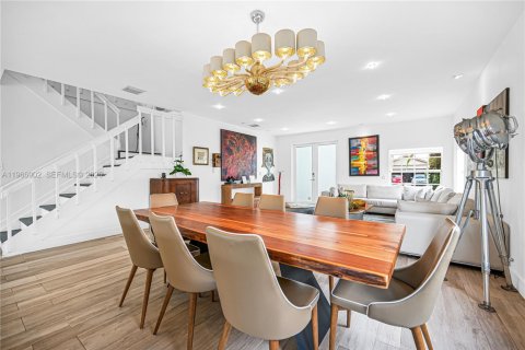 Villa ou maison à louer à Doral, Floride: 6 chambres, 275.46 m2 № 2028774 - photo 19