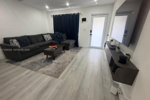 Купить виллу или дом в Форт-Лодердейл, Флорида 6 спален, 143.44м2, № 1996841 - фото 6