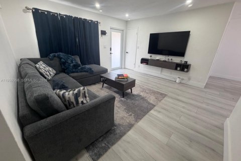 Купить виллу или дом в Форт-Лодердейл, Флорида 6 спален, 143.44м2, № 1996841 - фото 5