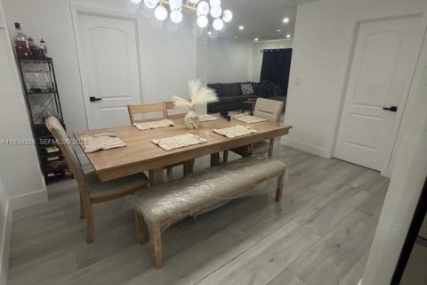 Купить виллу или дом в Форт-Лодердейл, Флорида 6 спален, 143.44м2, № 1996841 - фото 8