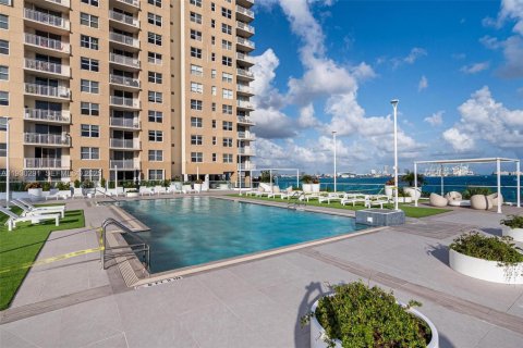 Condominio en venta en Miami, Florida, 2 dormitorios, 89.93 m2 № 1988977 - foto 24