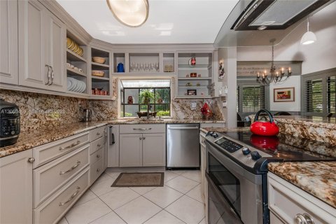 Touwnhouse à vendre à Plantation, Floride: 2 chambres, 129.6 m2 № 2286163 - photo 12