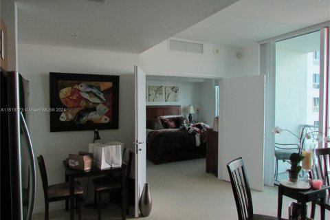 Condo in Miami, Florida, 1 bedroom № 2182591 - photo 8