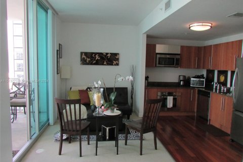 Condo in Miami, Florida, 1 bedroom № 2182591 - photo 7