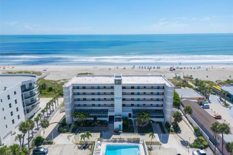 Copropriété à vendre à Cocoa Beach, Floride: 2 chambres, 120.4 m2 № 1899682 - photo 1