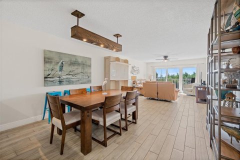 Copropriété à vendre à Cocoa Beach, Floride: 2 chambres, 120.4 m2 № 1899682 - photo 22