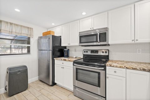 Copropriété à vendre à Cocoa Beach, Floride: 2 chambres, 120.4 m2 № 1899682 - photo 10