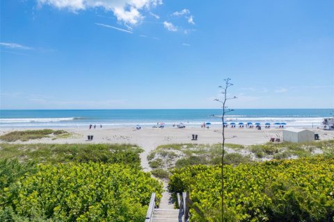 Copropriété à vendre à Cocoa Beach, Floride: 2 chambres, 120.4 m2 № 1899682 - photo 28
