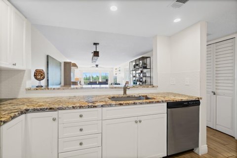 Copropriété à vendre à Cocoa Beach, Floride: 2 chambres, 120.4 m2 № 1899682 - photo 9