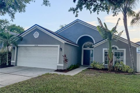 House in Tampa, Florida 4 bedrooms, 158.4 sq.m. № 2167559 - photo 2