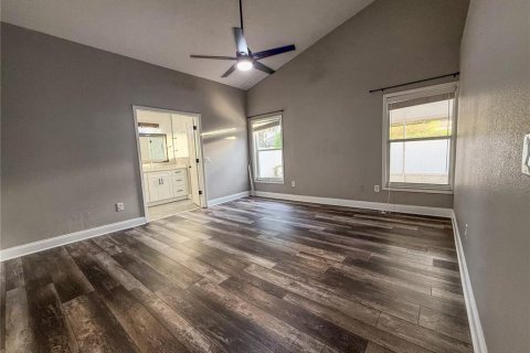 House in Tampa, Florida 4 bedrooms, 158.4 sq.m. № 2167559 - photo 21