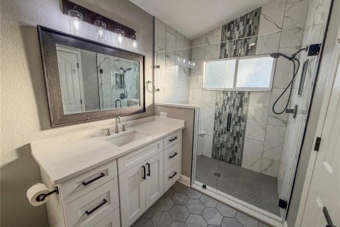 House in Tampa, Florida 4 bedrooms, 158.4 sq.m. № 2167559 - photo 28