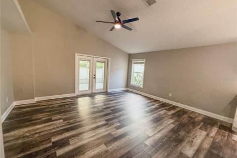 House in Tampa, Florida 4 bedrooms, 158.4 sq.m. № 2167559 - photo 18