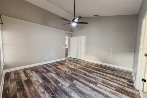 House in Tampa, Florida 4 bedrooms, 158.4 sq.m. № 2167559 - photo 25