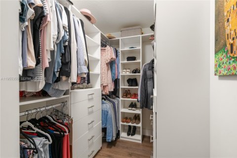 Купить таунхаус в Дорал, Флорида 4 спальни, 200.95м2, № 2009602 - фото 22