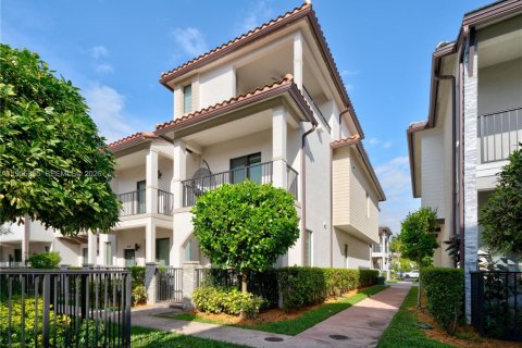 Купить таунхаус в Дорал, Флорида 4 спальни, 200.95м2, № 2009602 - фото 4