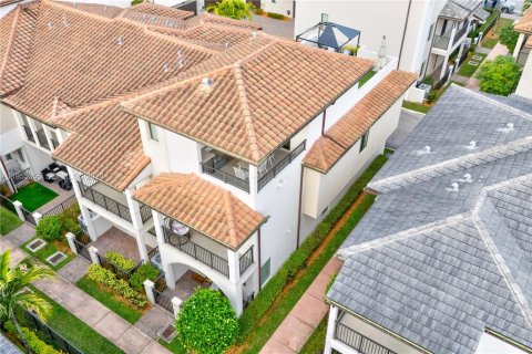 Купить таунхаус в Дорал, Флорида 4 спальни, 200.95м2, № 2009602 - фото 3