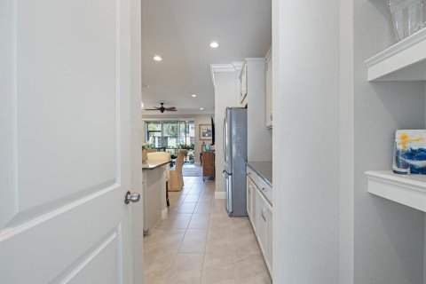 Townhouse in Oldsmar, Florida 2 bedrooms, 175.4 sq.m. № 2379088 - photo 12
