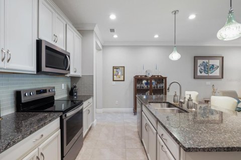 Townhouse in Oldsmar, Florida 2 bedrooms, 175.4 sq.m. № 2379088 - photo 10