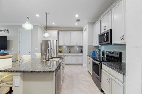Townhouse in Oldsmar, Florida 2 bedrooms, 175.4 sq.m. № 2379088 - photo 6