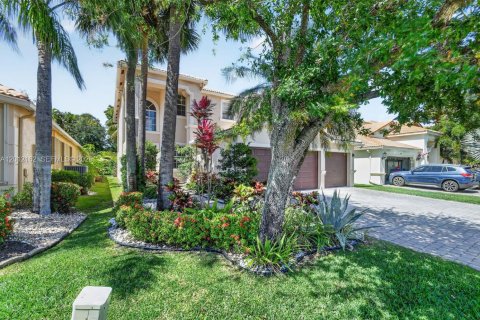 House in Lake Worth, Florida 5 bedrooms, 269.51 sq.m. № 2074556 - photo 4